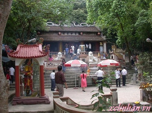 Giá thuê xe đi đền Ông Hoàng Mười
